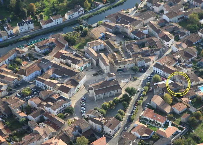 Maison Plein Centre Coulon Marais Poitevin